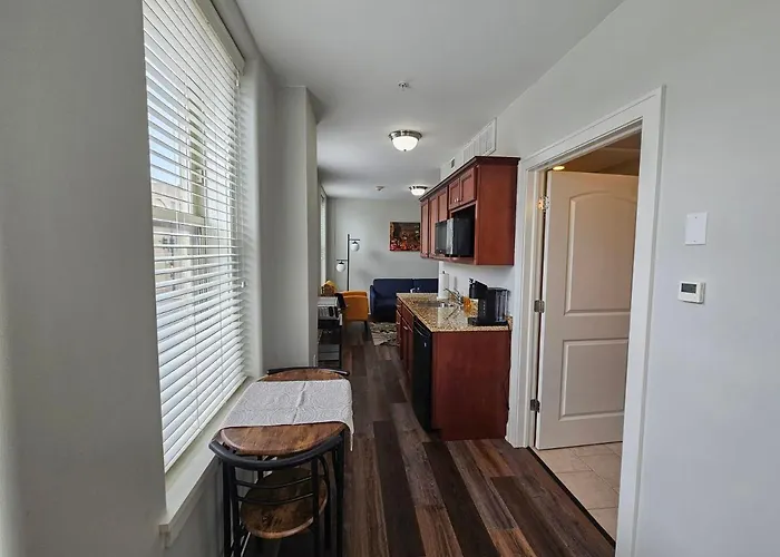 Gorgeous And Spacious At The Historic Inman - 200